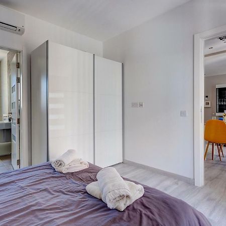 Modern Apartment Just Off The Promenade สลีมา ภายนอก รูปภาพ