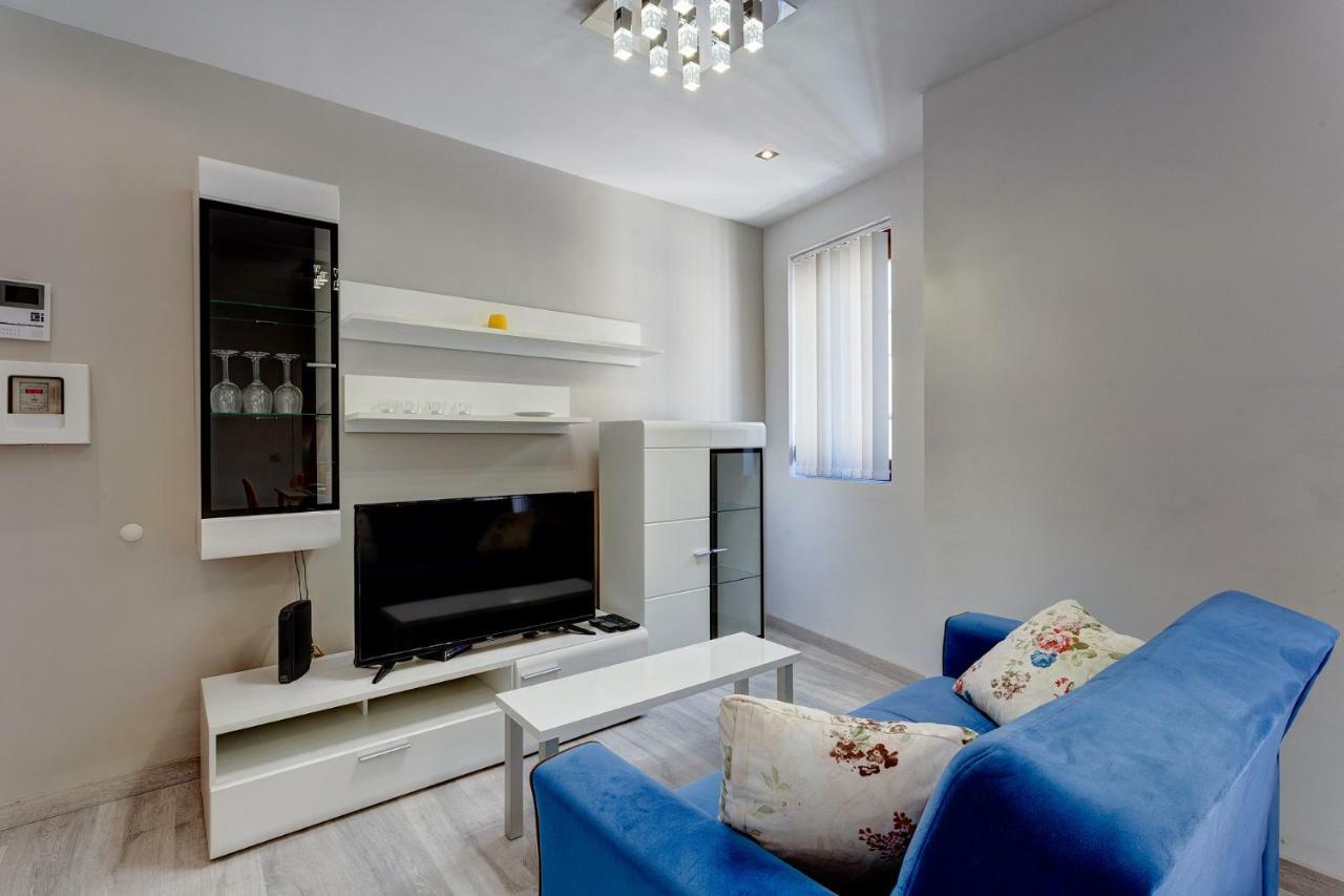 Modern Apartment Just Off The Promenade สลีมา ภายนอก รูปภาพ